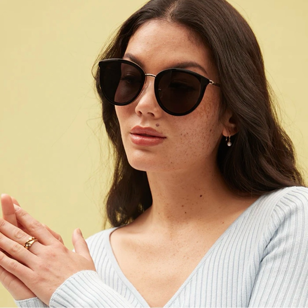 Covry Maia Black Polarized Sunglasses